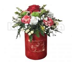 Ruža, mini ruže i lizijantus sa dekoracijom u kutiji