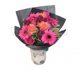 Buket - Gerberi, ruže i karanfili sa dekoracijom