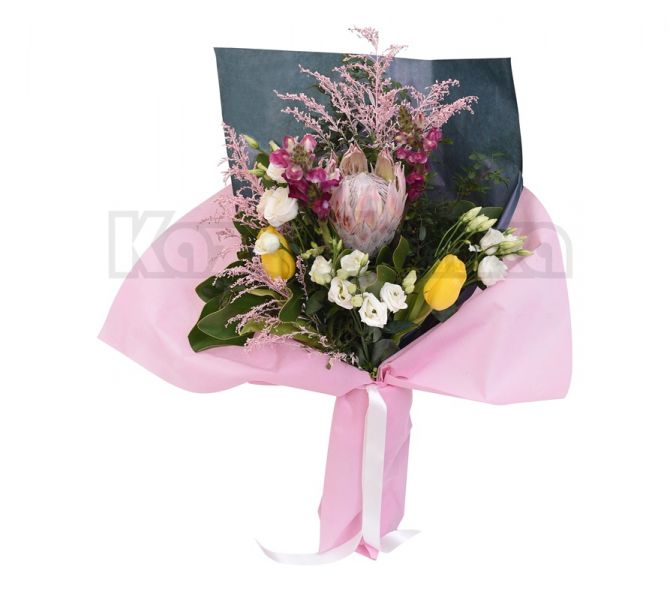 Buket - Egzotična protea sa lalama i dekoracijom