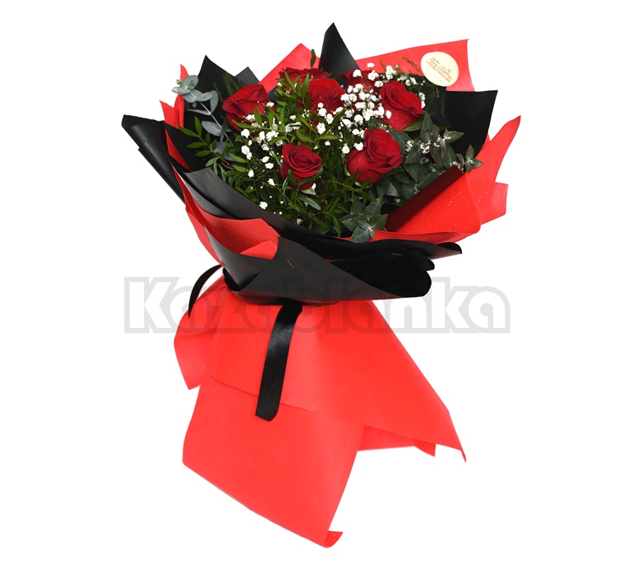 Buket - Crvene ruže sa elegantnom dekoracijom
