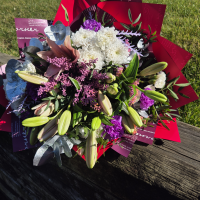 Buket - Ljiljani i hrizanteme sa dekoracijom