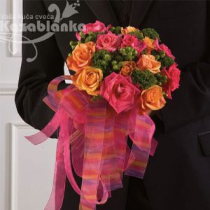 Bidermajer - Narandzasto-roze kombinacija ruza sa trakama, zelenilo