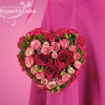 BDM 129. Bidermajer - Srce od ruža,mini ruža i karanfila sa zelenilom