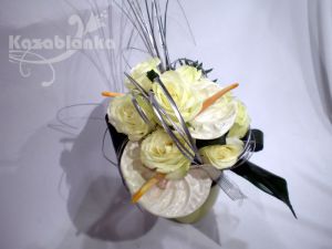 BDM 191. Bidermajer - Kombinacija anturiuma i ruža sa zelenilom