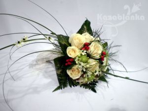 BDM 196. Bidermajer - Ruže, hiperikum i ornitugalum sa zelenilom